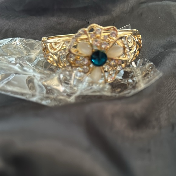Sun King Fashion Bangle Bracelet With Bling - Picture 2 of 10
